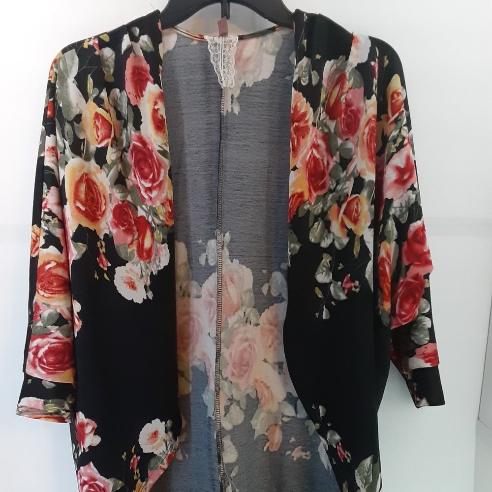 MAUVE Floral Cardigan Sweater Open Front Drape Women's Size M Medium Black Pink